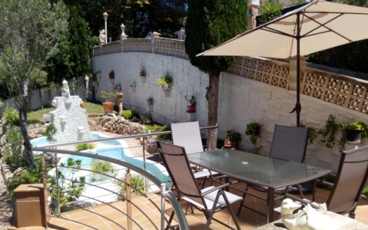 Klassische Villa mit Pool und Garten in Santa Ponsa - Investment
