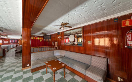 Famous bar in top location - with additional 8 rooms and lucrative restaurant in Magaluf