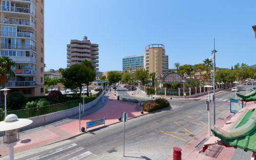 Famous bar in top location - with additional 8 rooms and lucrative restaurant in Magaluf