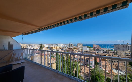 Investment: Duplex penthouse with sea views over the rooftops of Palma and huge terrace in El Terreno