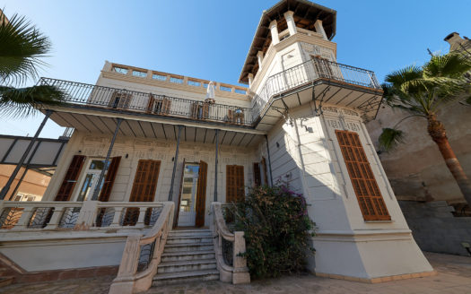 Herrschaftliches Stadthaus mit 6 Wohneinheiten in El Terreno