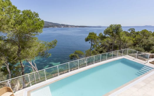 Modern villa in first sea line with private sea access directly on green zone of Torrenova