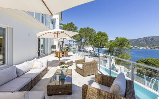 Modern villa in first sea line with private sea access directly on green zone of Torrenova