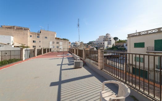 Investment :: spacious townhouse in El Terreno quarter of Palma with a lot of potential