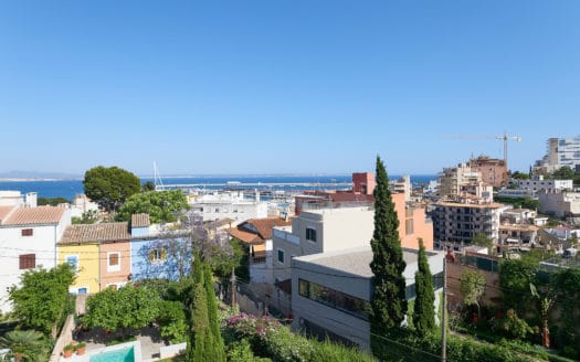 Investment :: Stadthaus in traumhafter Lage im El Terreno Viertel mit Meerblick