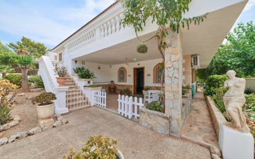 Wunderschöne mediterrane Villa in Nova Santa Ponsa mit viel Platz - ideal als Investment