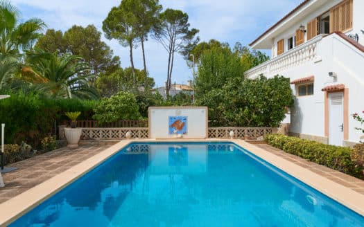 Beautiful mediterranean villa in Nova Santa Ponsa with a lot of space - ideal as investment