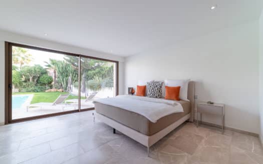 Moderne Villa mit Pool und Meerblick in ruhiger Sackgassenlage in Santa Ponsa