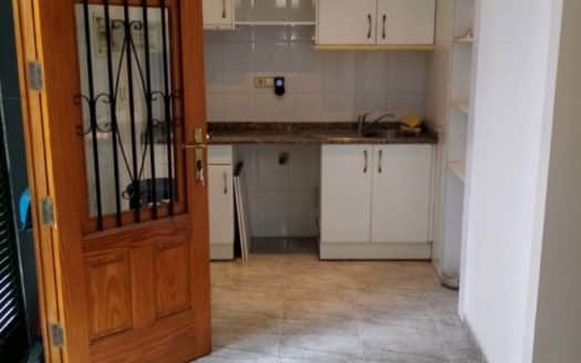 Investment: Apartment in need of renovation in first sea line in the trendy neighborhood of Portixol