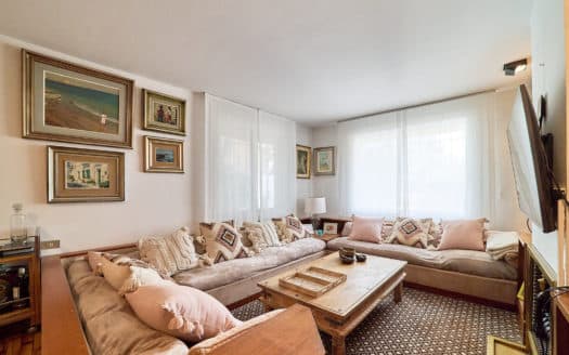 Bezaubernde Villa im mediterranen Stil mit Pool und tollem Garten in Meeresnähe
