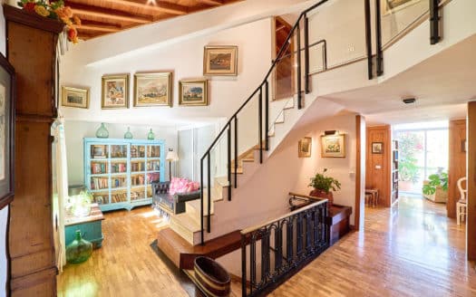 Bezaubernde Villa im mediterranen Stil mit Pool und tollem Garten in Meeresnähe