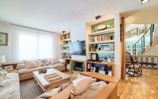 Charming Mediterranean style villa with pool and great garden near the sea