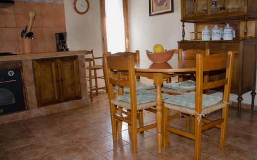 Winery with vacation rental license near Sencelles, in the heart of the island - Tramuntana views and pool