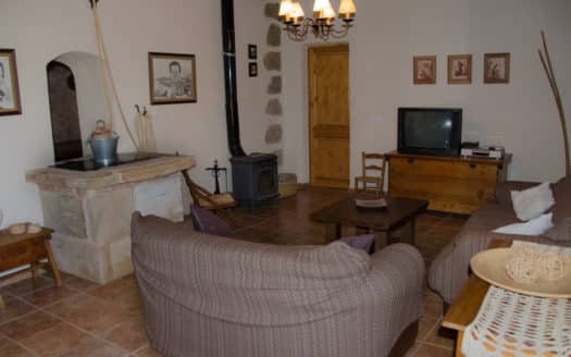 Winery with vacation rental license near Sencelles, in the heart of the island - Tramuntana views and pool