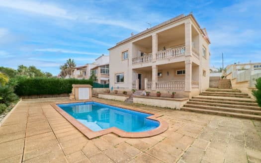 Freistehendes Meerblick Chalet mit eigenem Pool und Blick auf die Bucht von Palma