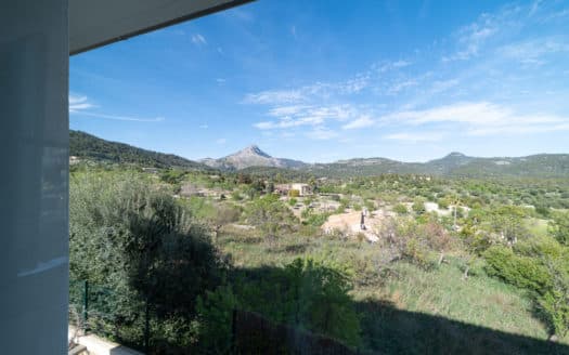 Spektakuläre Villa in Es Capdella mit traumhaftem Blick auf das Tramuntana Gebirge und den Berg Galatzo