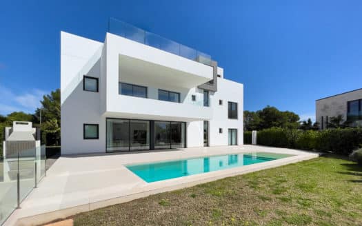 Beautiful villa in first sea line with pool and garden in top location of Puig den Ros