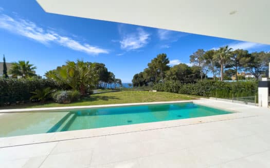 Beautiful villa in first sea line with pool and garden in top location of Puig den Ros