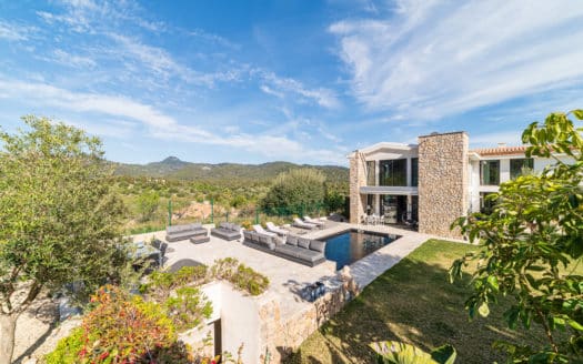 Spektakuläre Villa in Es Capdella mit traumhaftem Blick auf das Tramuntana Gebirge und den Berg Galatzo