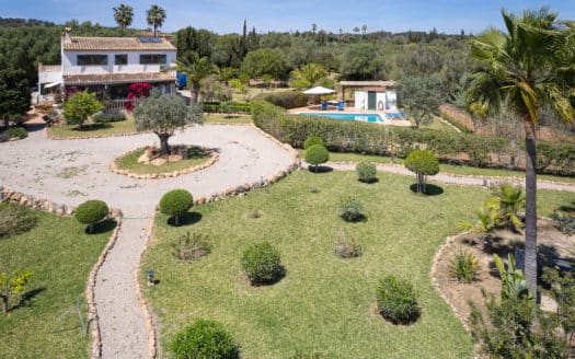 Wunderschöne Finca mit Bergblick und Pool in ruhiger Lage bei Llucmajor