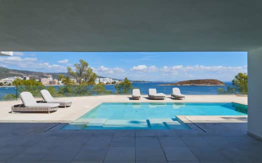 New construction villa in first sea line with private access to the sea and gigantic views in Cala Vinyes