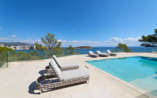 New construction villa in first sea line with private access to the sea and gigantic views in Cala Vinyes