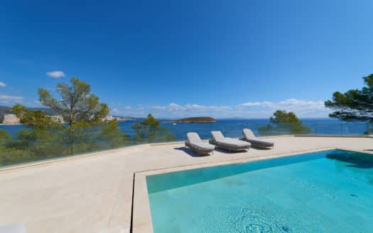 New construction villa in first sea line with private access to the sea and gigantic views in Cala Vinyes