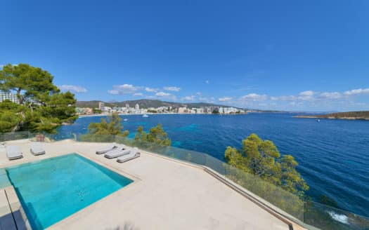 New construction villa in first sea line with private access to the sea and gigantic views in Cala Vinyes