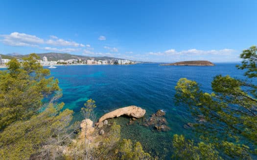 New construction villa in first sea line with private access to the sea and gigantic views in Cala Vinyes