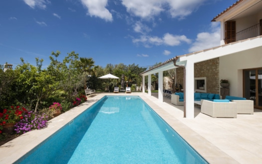 Encantador chalet de nueva construcción en las afueras de Calvia con piscina y vistas increíbles