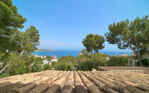 Investment property: Villa with unique sea view in top location in Cas Catala