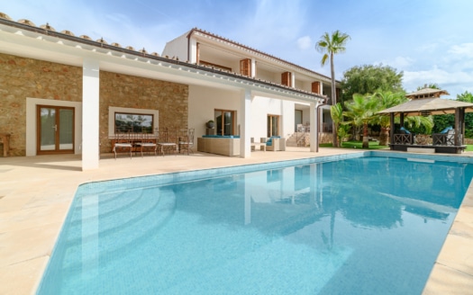 Encantador chalet de nueva construcción en las afueras de Calvia con piscina y vistas increíbles