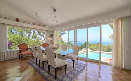 Investment property: Villa with unique sea view in top location in Cas Catala