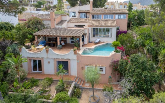 Investment property: Villa with unique sea view in top location in Cas Catala