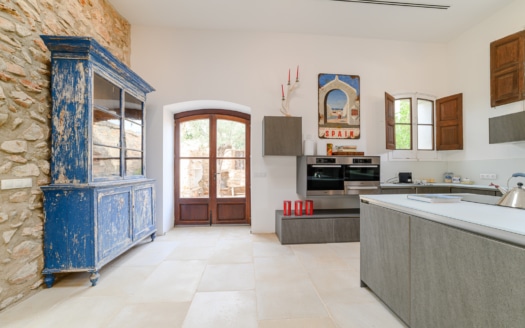 Charming new construction villa on the outskirts of Calvia with pool and incredible views