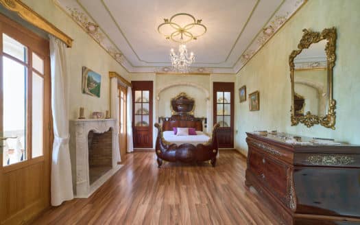 Mediterrane Villa mit großem Pool und traumhaftem Bergblick im ruhigen Dorf Es Capdellà