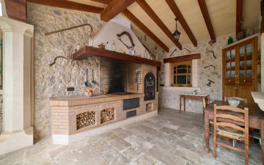 Mediterrane Villa mit großem Pool und traumhaftem Bergblick im ruhigen Dorf Es Capdellà