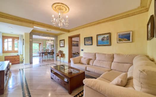 Mediterrane Villa mit großem Pool und traumhaftem Bergblick im ruhigen Dorf Es Capdellà