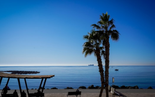 Piso reformado de alta calidad en primera línea de mar del Portitxol