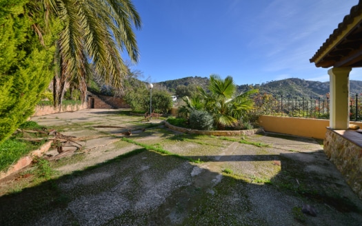 Natural stone finca in the middle of the Tramuntana of Andratx with mountain views and own mountain on extensive terrain