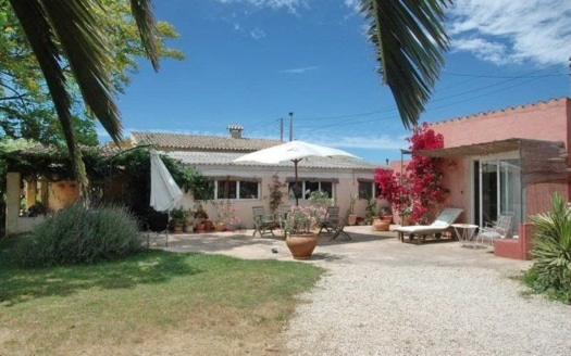Spacious finca with personal touch and lots of potential close to Es Trenc beach