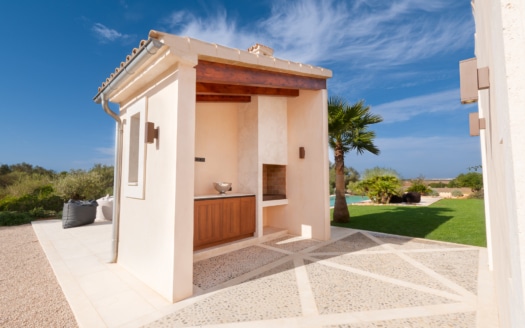 Finca de nueva construcción en una ubicación fantástica con jardín y piscina cerca de Ses Salines en el sur de Mallorca
