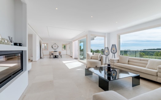 Exclusive villa with views of the sea, golf course and mountains in the prestigious residential area of Son Vida