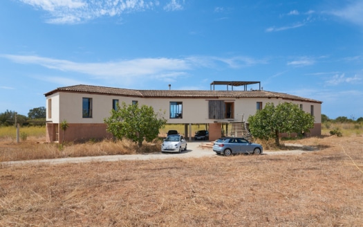 Self-sufficient, architecture award-winning finca with special charm and lots of land in Campos