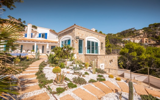 Luxurious villa in first sea line in dream location of La Mola - Port d'Andratx