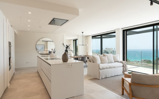 Luxury penthouse with private roof terrace and pool as well as communal pool, walking distance to the beach in Cala Mayor