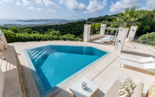 Villa mit Pool und traumhaften Meerblick in Costa den Blanes