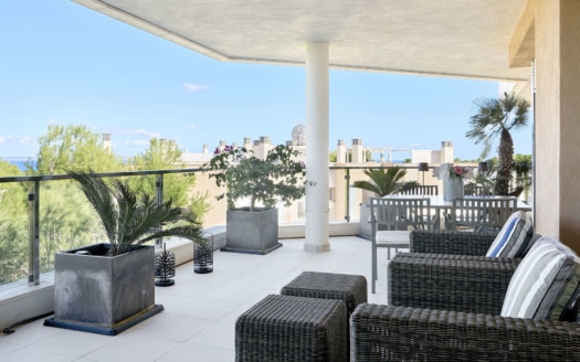 Penthouse mit Meerblick und großer Dachterrasse in Sol de Mallorca