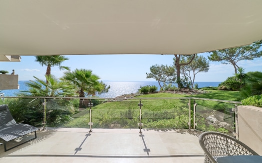 Exklusives modernes Apartment in 1. Meereslinie mit fantastischem Meerblick in Cala Vinyes