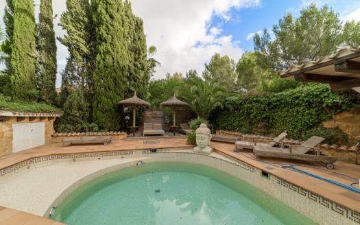 Exklusiv: Traumhafte Villa mit Pool und schöner Gartenanlage im ruhigen Costa de la Calma
